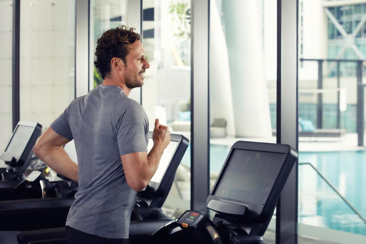 The Westin Brisbane Exterior foto A man on a treadmill