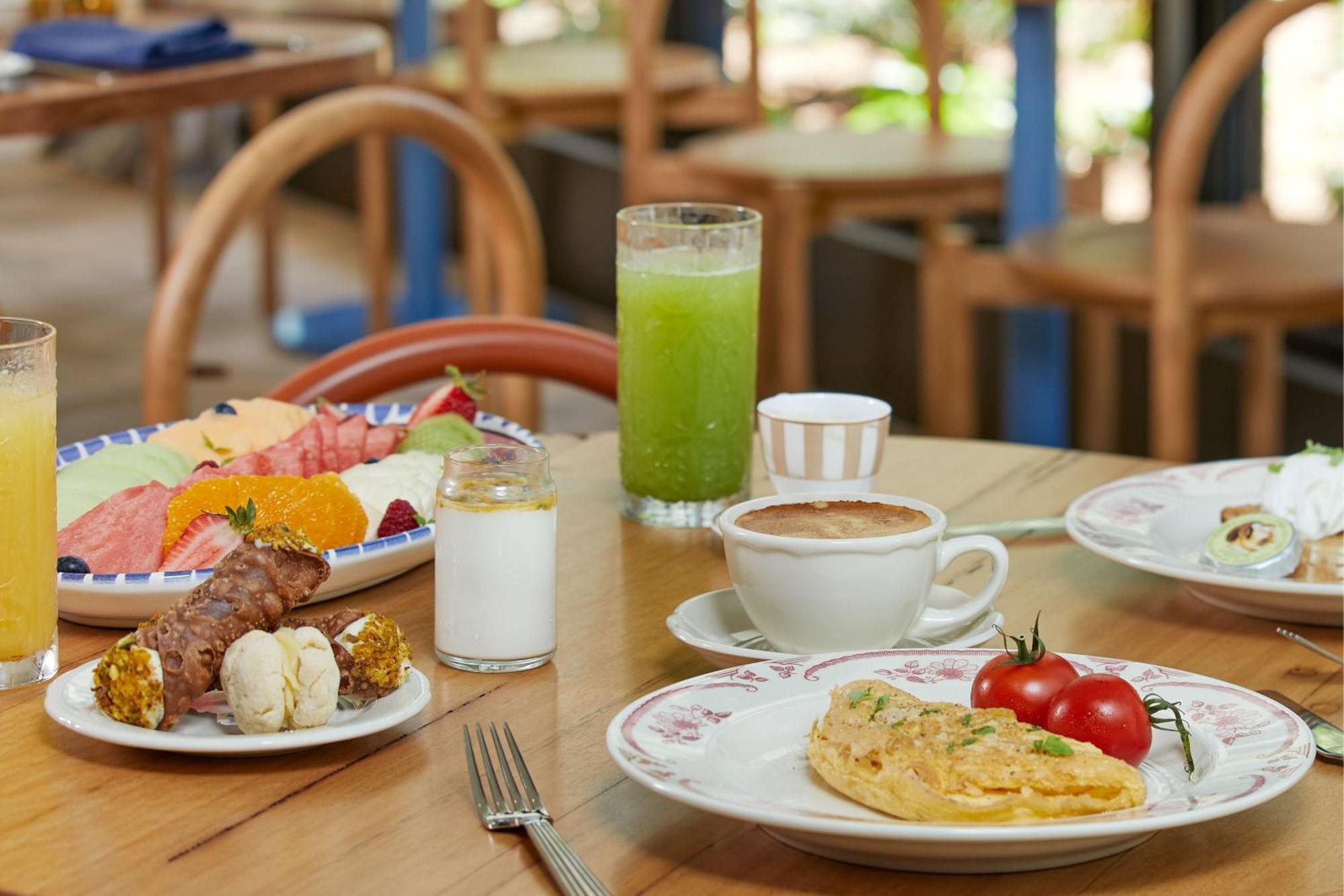 The Westin Brisbane Exterior foto A typical breakfast at the Dacha
